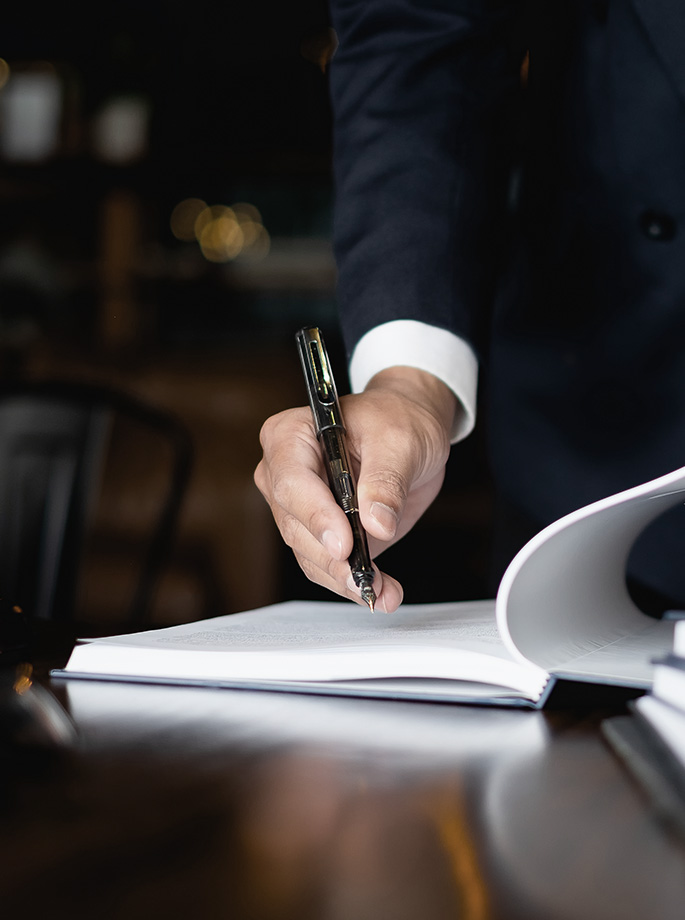 یوسف فضلی جمور، وکیل پایه یک دادگستری در غرب تهران